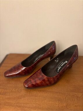 Vintage Tortoise Shell Patent Leather Kitten Heals by Etienne Aigner size 6